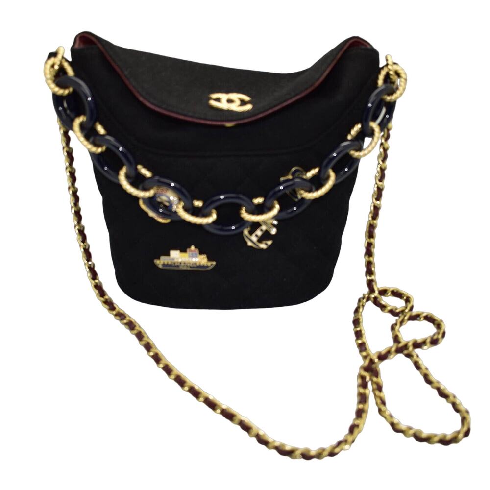 100% Auth CHANEL Paris Hamburg Bucket Bag Purse Metiers D'art Pre Fall 2018